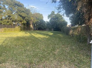 Orange Park, Miami, FL 33125