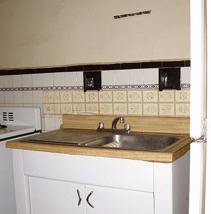 4th image of 1315 Teller Ave