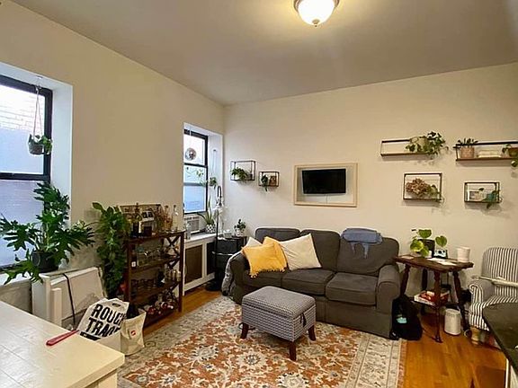 5th image of 1720 2nd Ave #3COO