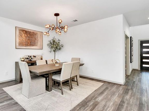 3rd image of 1014 Glenvale Drive