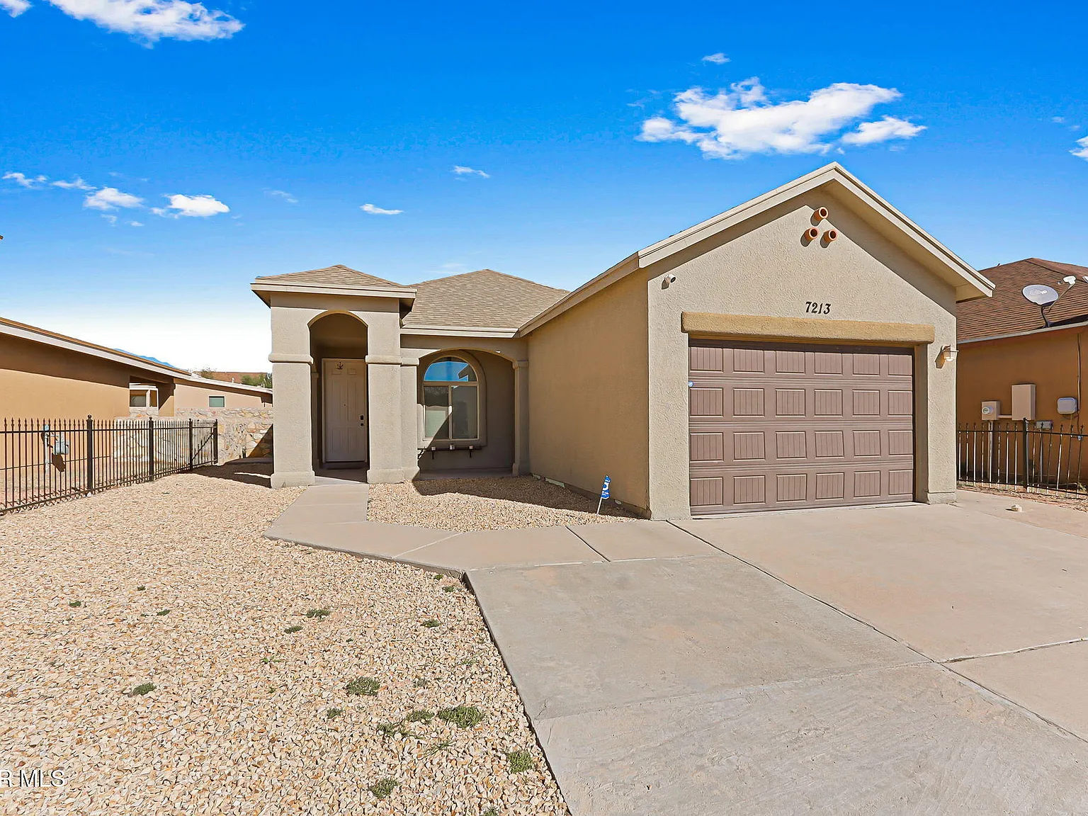 3 bed, 2.0 bath, 1058 sqft, $1,600 — Photo 3