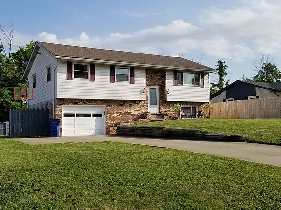 3rd image of 65 Bellaire Dr
