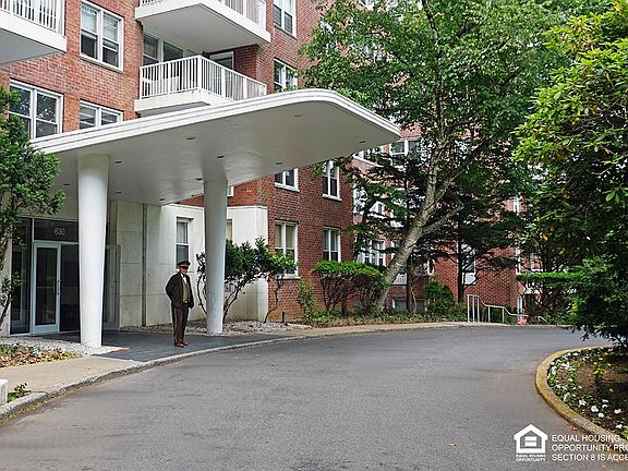 3rd image of 600 W 246th St APT 620