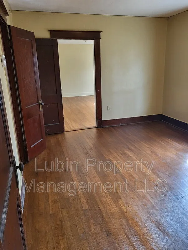 4 bed, 1.5 bath, 1563 sqft, $1,200 — Photo 4