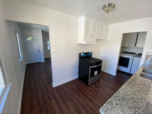1710 Marshallfield Ln #B — Photo 12