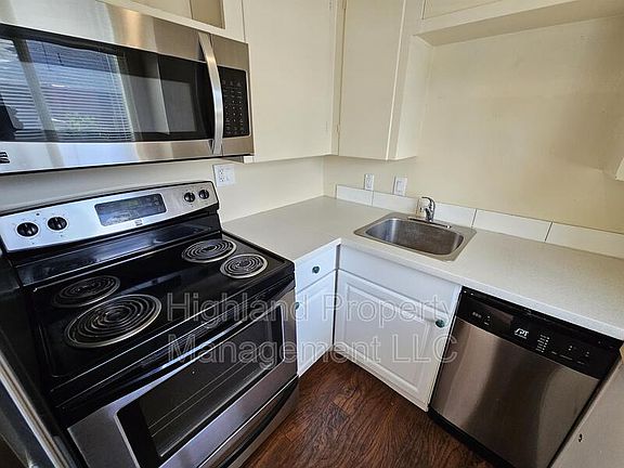 5th image of 1180 NE Lake St