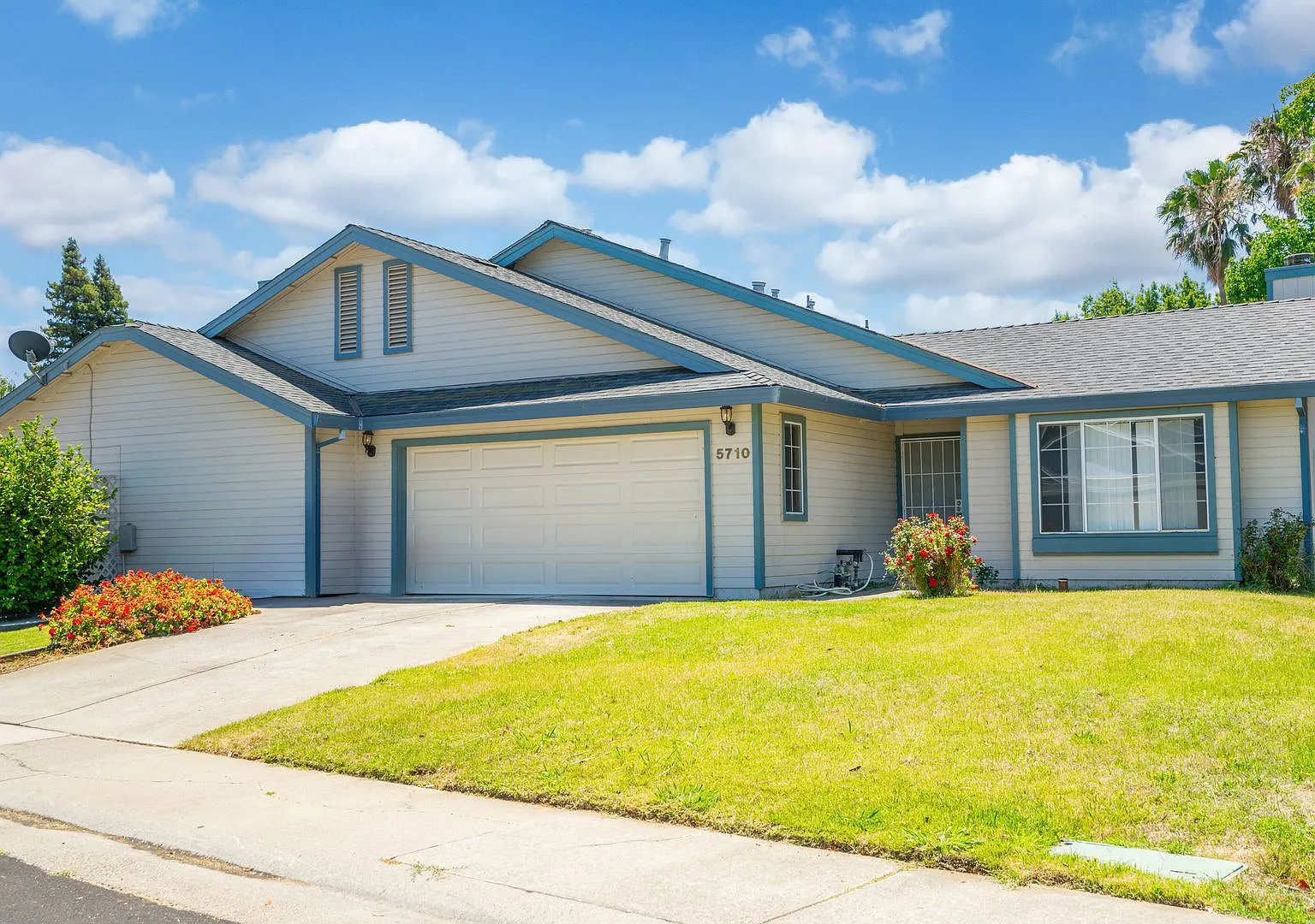 3 Bedroom 2 bath in Elk Grove! The Willows — Photo 2
