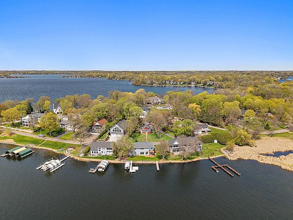 3rd image of 1921 Fagerness Point Rd
