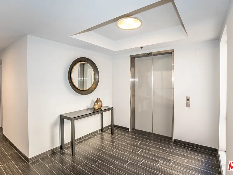 410 S Barrington Ave #205 — Photo 34