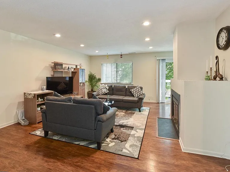4 Wynwood Dr #14 — Photo 9