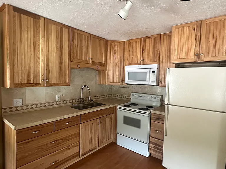 206 Railroad Ave #2 — Photo 4