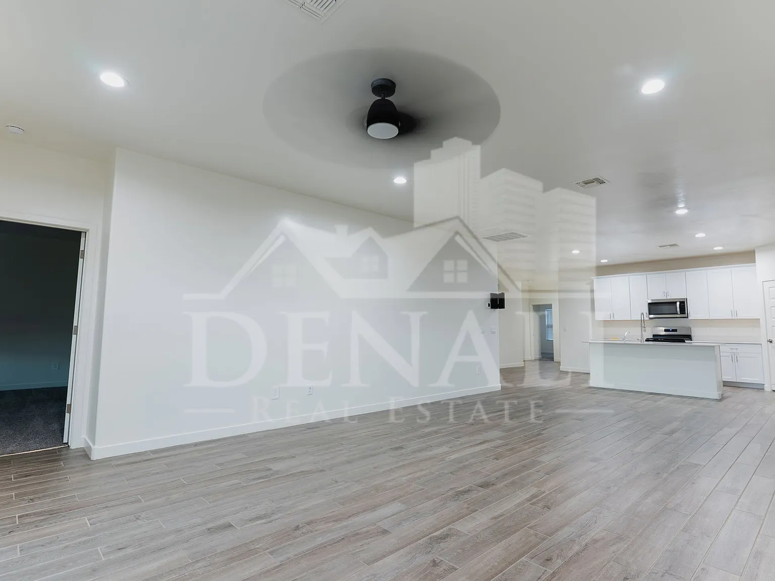 4 bed, 2.0 bath, 1815 sqft, $2,195 — Photo 2