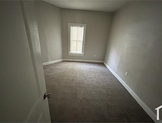 5th image of 1431 Evergreen Ave