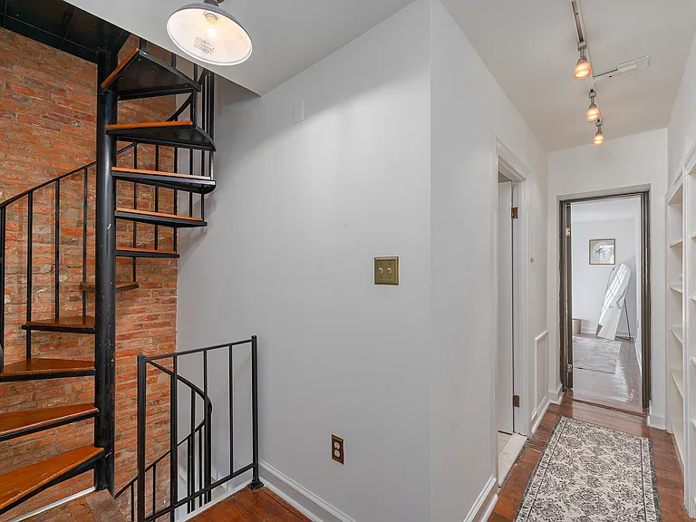 23 E Wheeling St — Photo 9