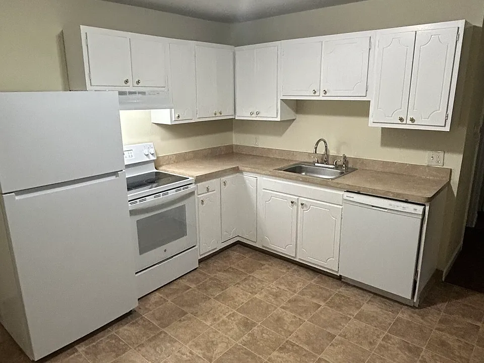 89 Plympton St #1