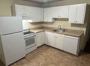 89 Plympton St APT 1, Middleboro, MA 02346