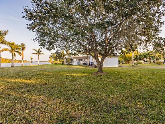 3rd image of 1771 Seminole Harbor Dr