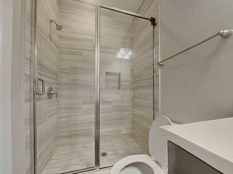 5417 Larkin St — Photo 12
