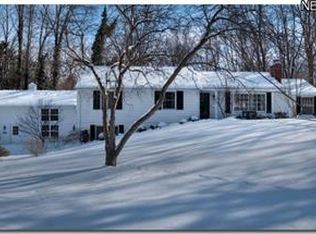 185 Robens Ct, Chagrin Falls, OH