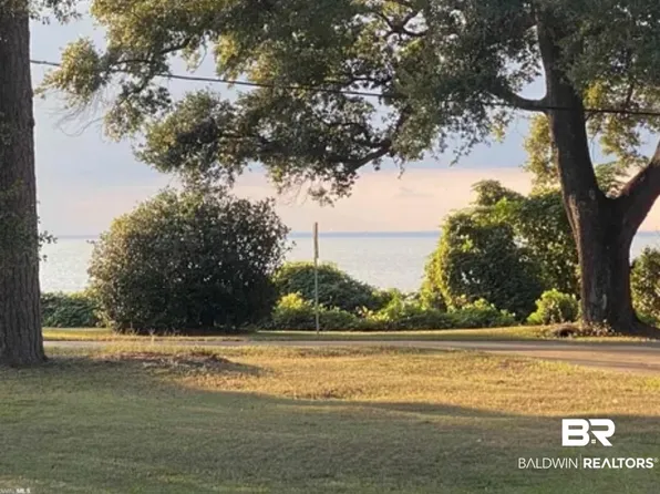 555 S Mobile St, Fairhope, AL 36532