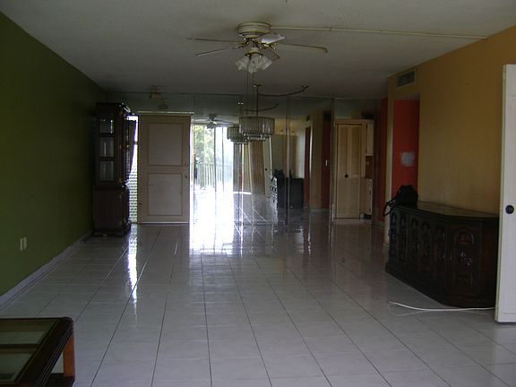 3rd image of 1680 NE 191st St #4022