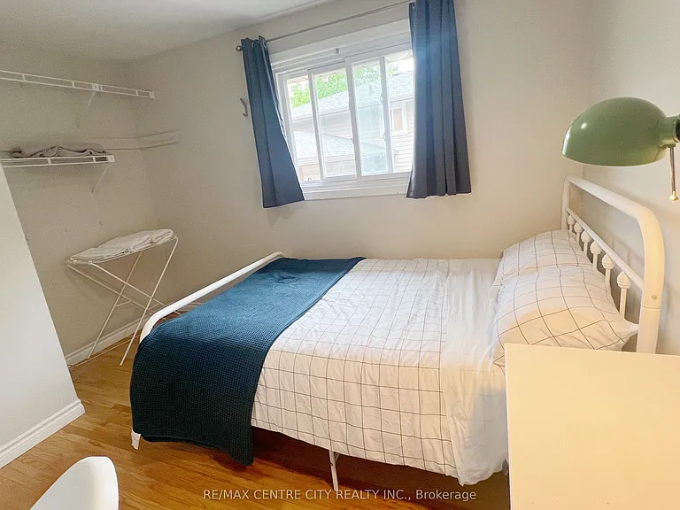 116 Paperbirch Cres E #UPPER — Photo 5