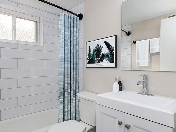 3rd image of 5094 Waterman Ave #3D