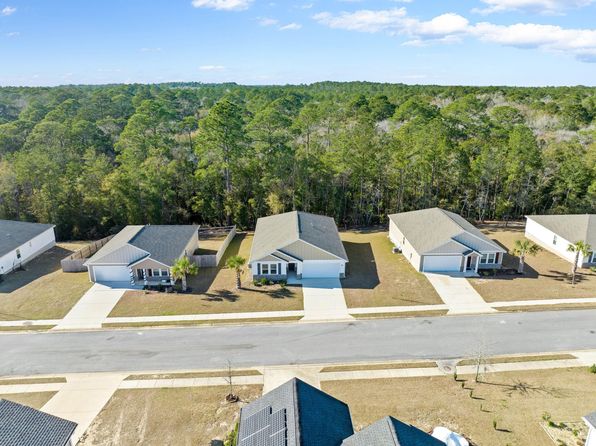 462 Whispering Creek Ave, Freeport, FL 32439