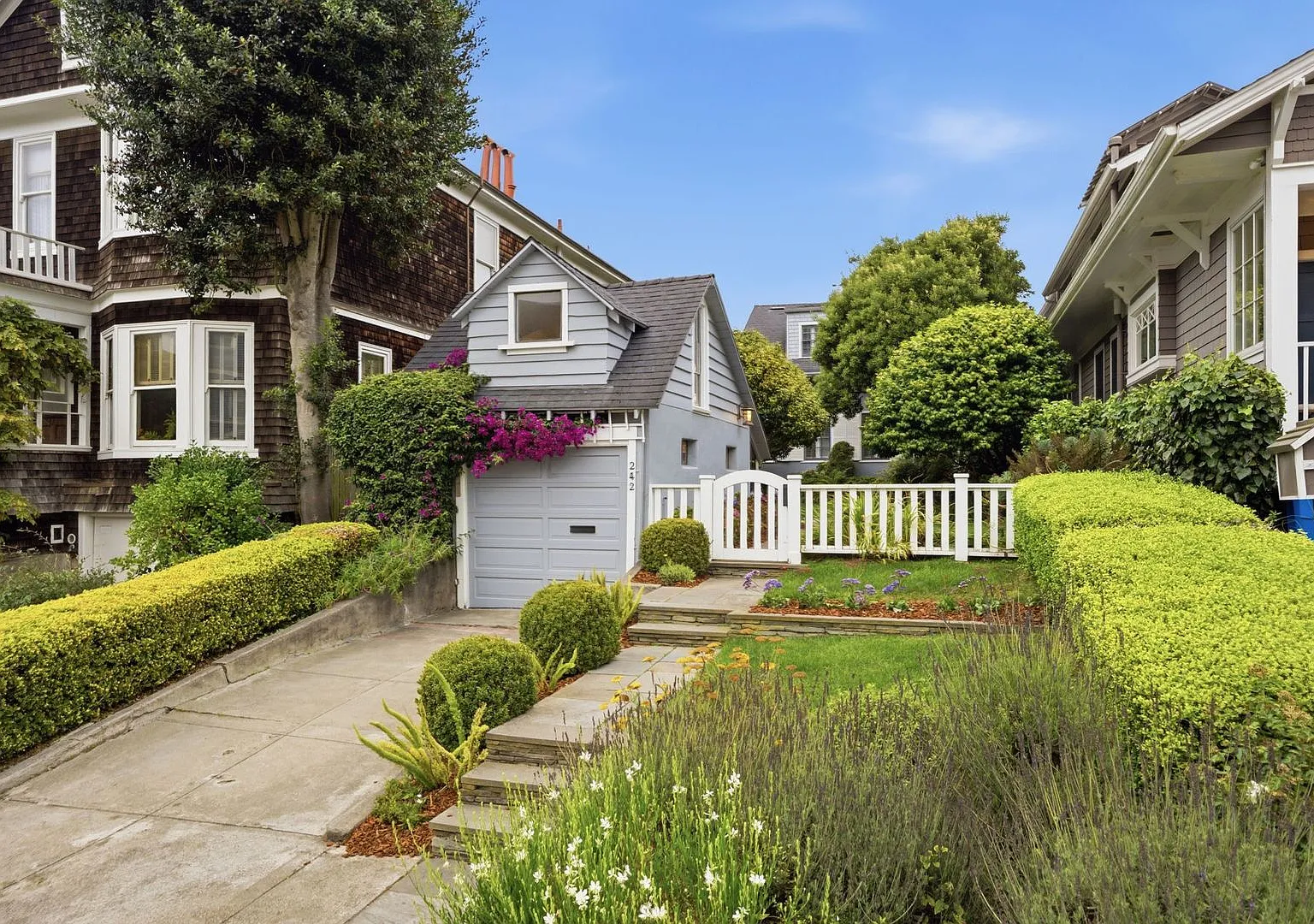 A dream home to raise a family! W/ Private Garage — Photo 2