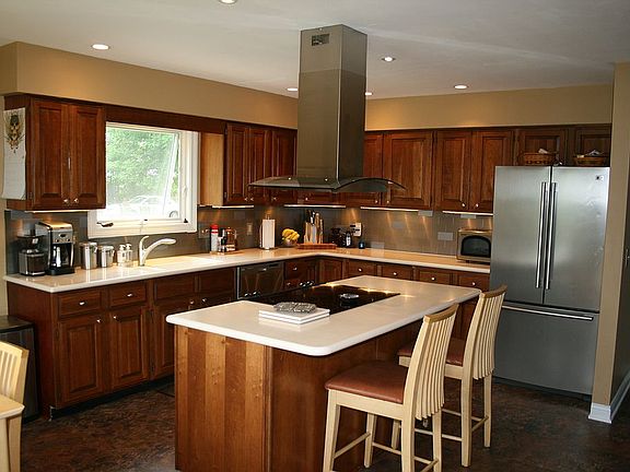5th image of 215 Ana Jo Ln