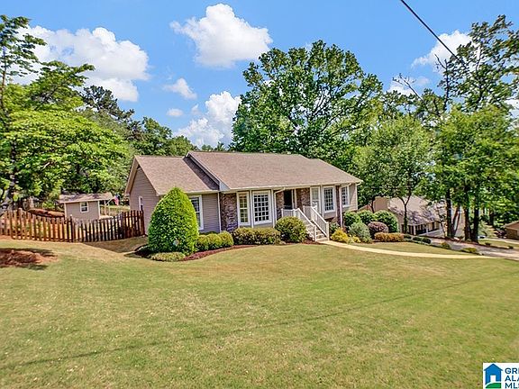 3rd image of 100 Cliffwood Ln