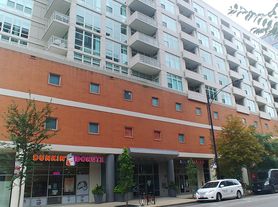 909 W Washington Blvd