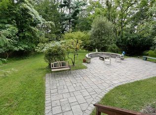 4 Hearthston Ln, Monsey, NY 10952