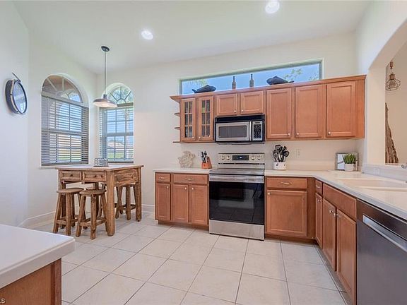 5th image of 15389 Cortona WAY