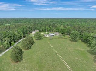 1810 Caspers Cove Rd, Lufkin, TX 75904