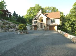 11 Linwood Dr S, Hewitt, NJ 07421