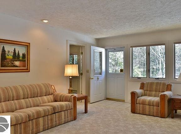 3rd image of 13551 N Knollwood Dr