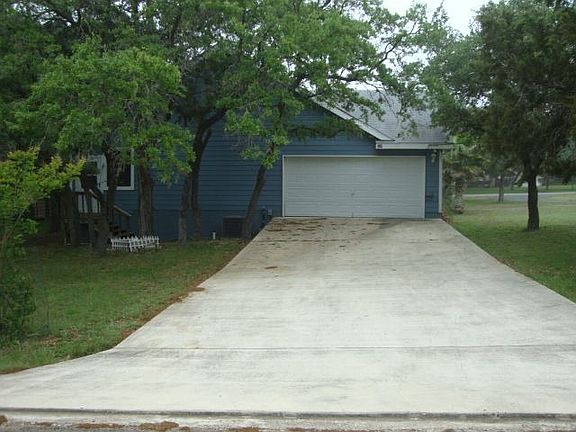3rd image of 208 Burr Oak Ln