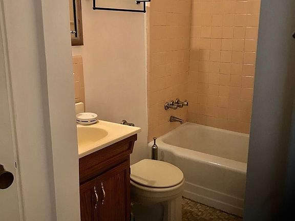 5th image of 50-15 39th St #2
