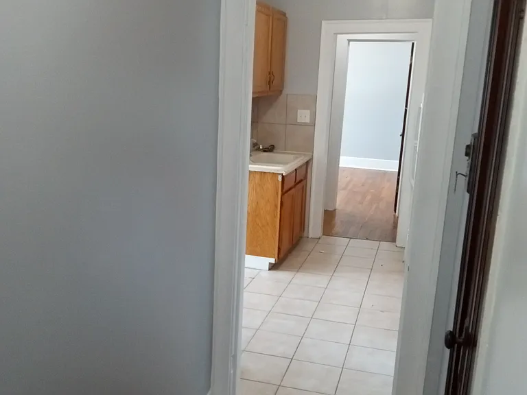 Lakeland Apartments — Photo 2