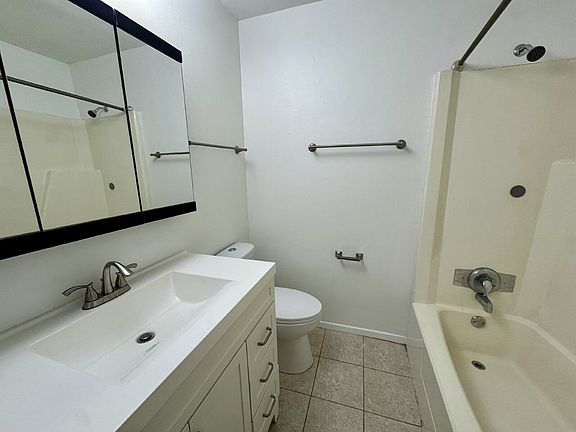 5th image of 606 E McKinley Rd APT 2D