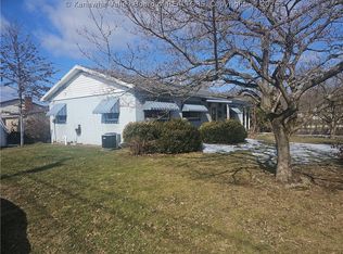 43 3rd St, Waverly, WV 26184