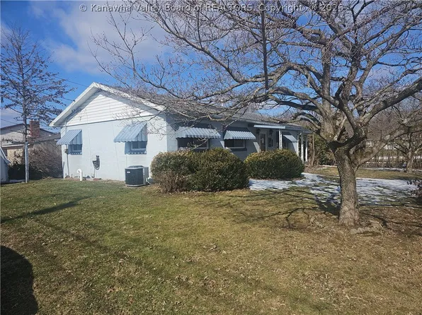 43 3rd St, Waverly, WV 26184