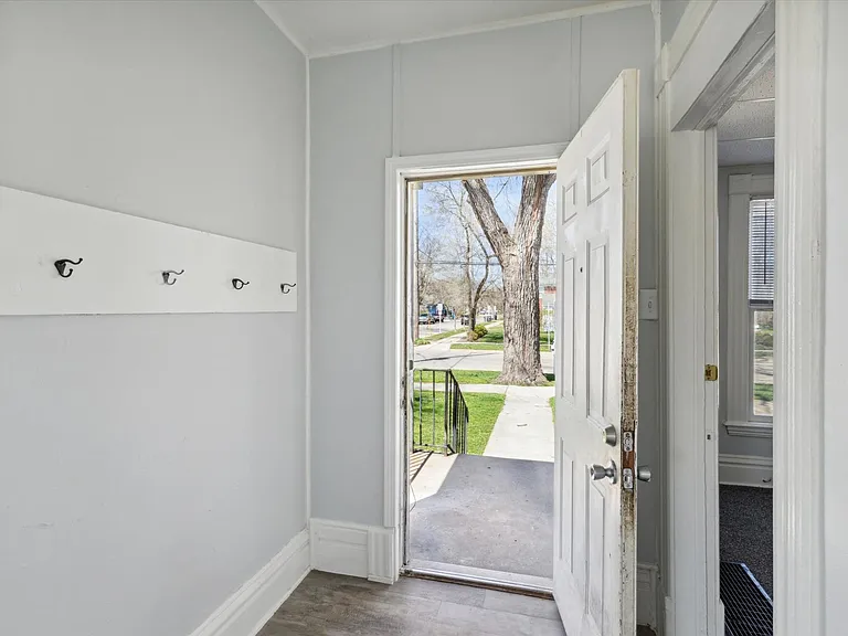 723 W Walnut St #723 — Photo 3
