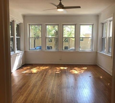 2nd image of 2204 W Ainslie St #1