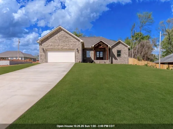 809 Michigan Ave, Muscle Shoals, AL 35661