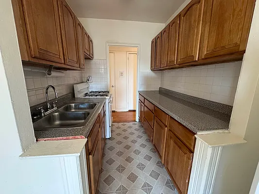Rented by Premier One Realty LLC | media 36