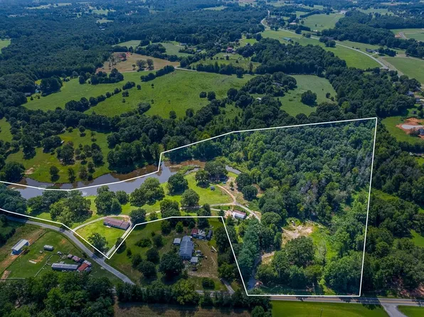 120 Rainey Mill Rd, Campobello, SC 29322