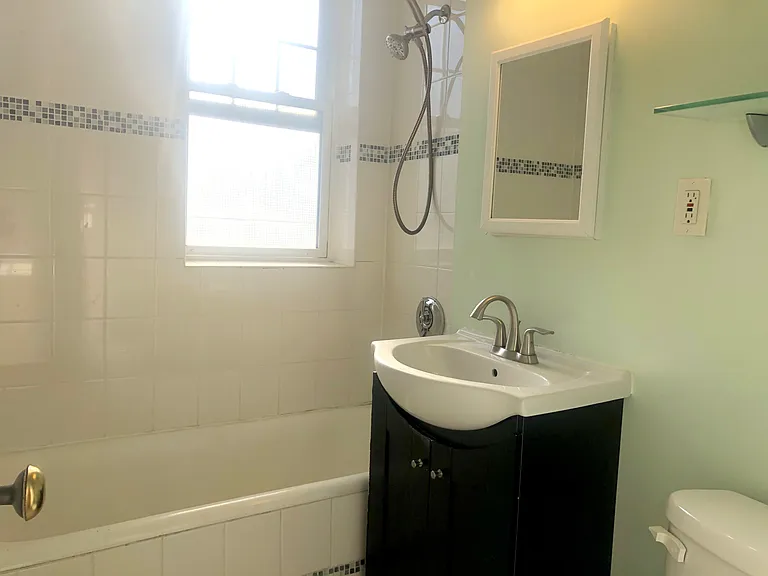 14 Melvin Ave #10 — Photo 5