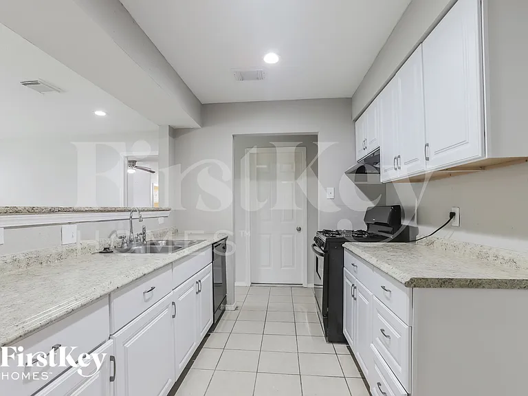 3607 Dawnwood Dr — Photo 6